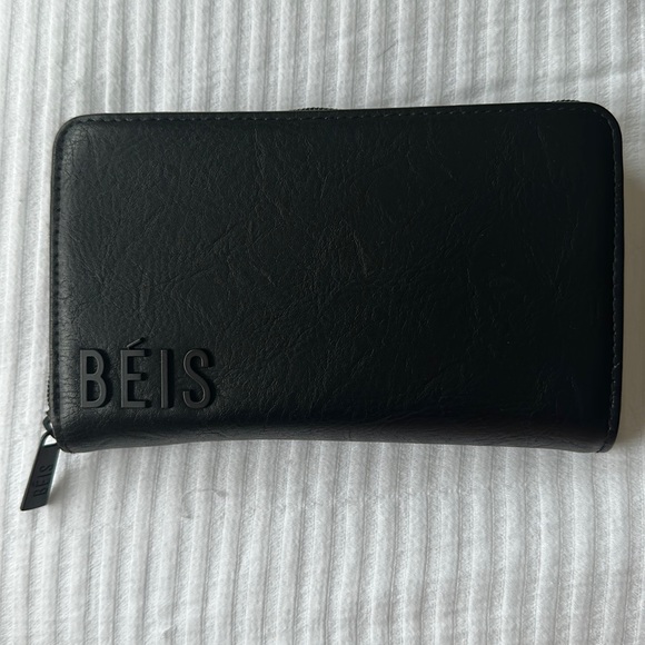 BEIS Accessories Beis Travel Wallet Poshmark